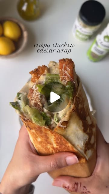 Chrupiący kurczak Cezar Wrap