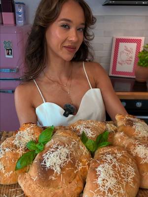 Mini Calzone z salami i pieczarkami