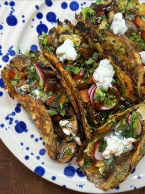 Śniadaniowe tacos z cukinii i marchewki