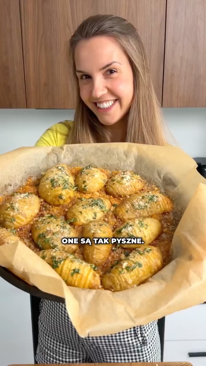 Pieczone młode ziemniaczki z parmezanem i czosnkiem