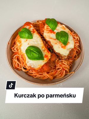 Kurczak po parmeńsku z makaronem