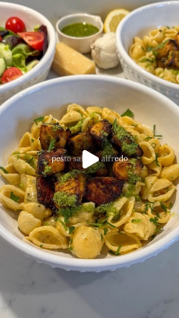 Łosoś z pesto w sosie Alfredo
