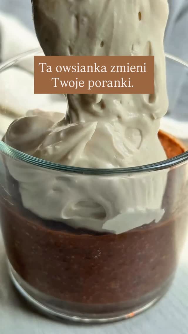 Czekoladowa owsianka nocna z kremem orzechowym