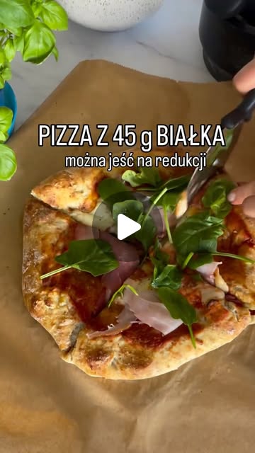 Fit pizza wysokobiałkowa ze skyru